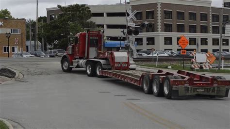 Kenworth T800 Lowboy Driving Off 9 8 2016 Youtube