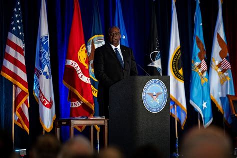 DVIDS - Images - SECDEF USSOCOM Change of Command [Image 3 of 6]