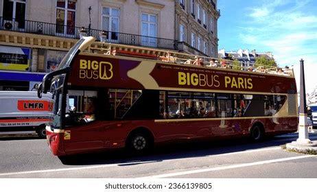 861 Sightseeing Bus Paris Images, Stock Photos, 3D objects, & Vectors ...