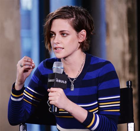 Kristen Stewart Lesbian Rumours Twilight Actress Spotted Getting Cosy With Her Alleged Lover