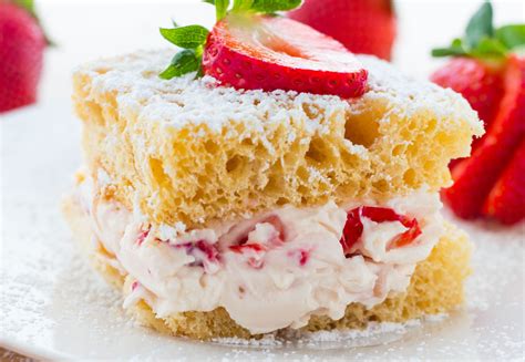 Vanilla Panettone with Strawberry Mascarpone - No Plate Like Home