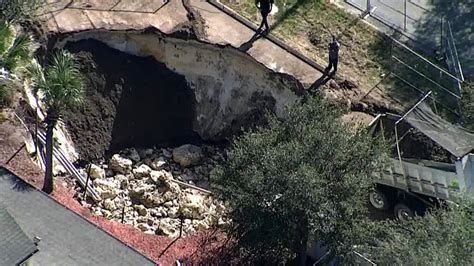 Massive Sinkhole Near New Port Richey Restaurant Reopens Three Months