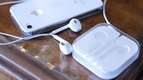 New Apple Earpods For Iphone 5 Unboxing And Review Youtube