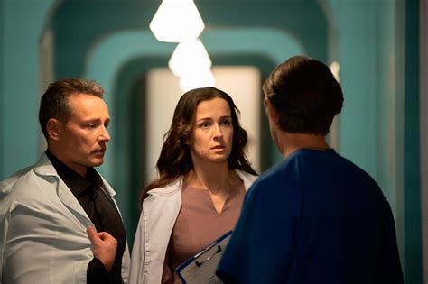 Сериал «Пока все дома» (2023) - сюжет, актеры и роли, кадры из сериала