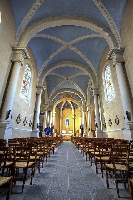 Eglise Saint Louis Marie Grignon à Montfort sur Meu Saint louis