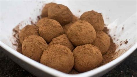 Cómo hacer trufas de chocolate con solo dos ingredientes