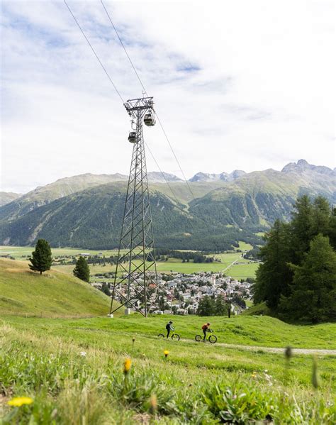 Sommeraktivitäten auf Corviglia und Muottas Muragl Engadin St Moritz