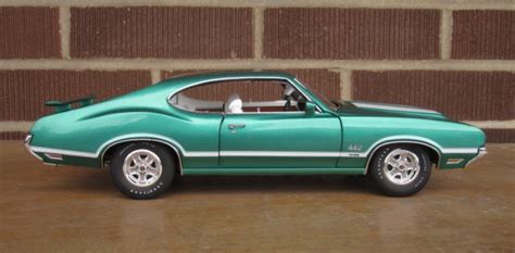 Review Acme 1972 Oldsmobile Cutlass 442 W30 •