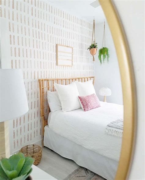 Easy Diy Sponge Accent Wall