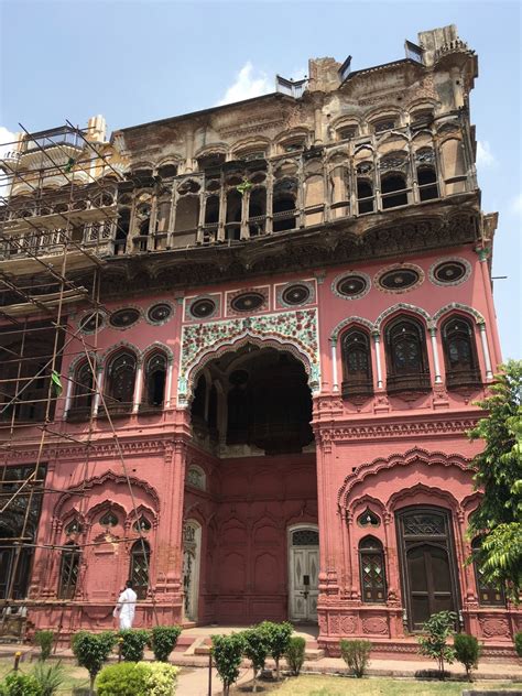 Umar Hayat Mahal Chiniots Cursed Mansion Urbanduniya