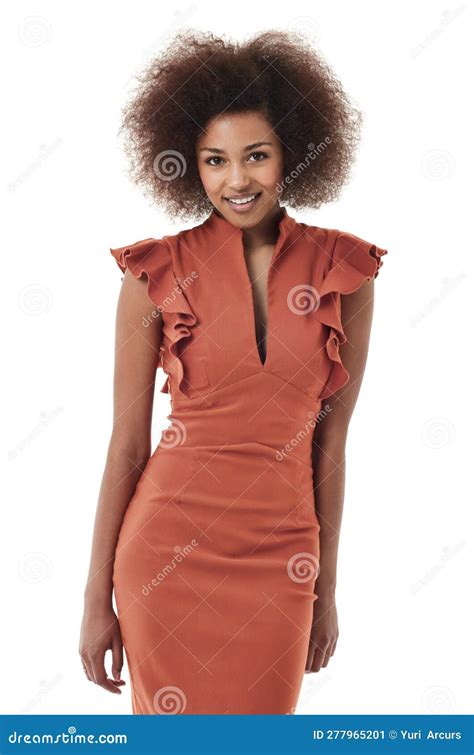 Belleza De Moda Y Retrato De Mujer Negra En Estudio Para Elegante Moda