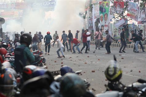 Bnp Police Clash Ahead Of Major Dhaka Rally Benarnews