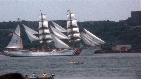 America S Bicentennial Parade Of Ships 1976 Americas 200th Party On