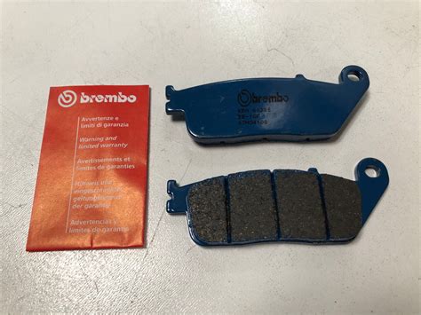 Brembo Bremsbeläge Bremsklötze Bremse vorne komplett Honda CB CBF 500