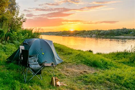 Fotos De Camping Banco De Fotos E Imágenes De Stock Istock