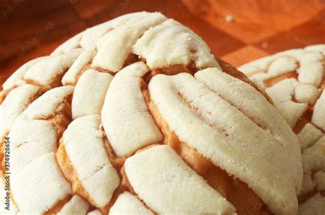 Detalle De Pan Dulce Tradicional Mexicano Llamado Concha Close Up De