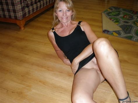 Mature MILF Pose Nude Bra Panties And Suck Photo 81 93 X3vid