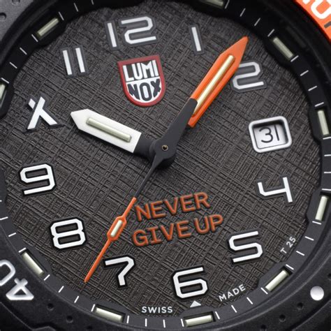 Bear Grylls Survival Never Give Up 3729ngu Shop Official Luminox