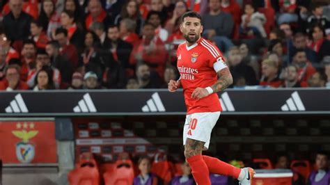 Especialista garante Otamendi já tomou decisão sobre futuro no Benfica