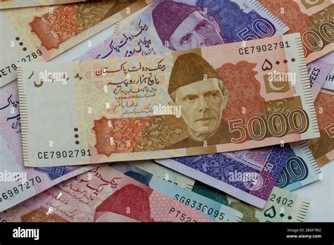 Pakistani Rupees Pakistani Currency Notes Stock Photo Alamy