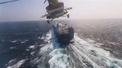 Quiénes son los rebeldes hutíes y por qué atacan los barcos del Mar