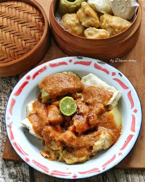 Ah Sedapnya Siomay Bandung Dengan Siraman Bumbu Kacang Gurih