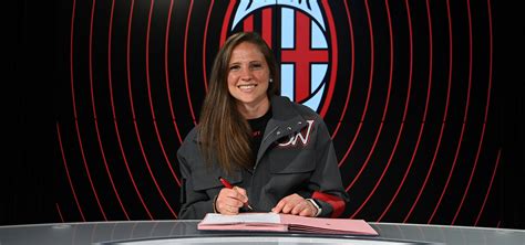 Laura Giuliani Rinnova Il Contratto Con Il Milan L Football