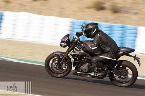 Comparativa Triumph Street Triple Rs Honda Cb R