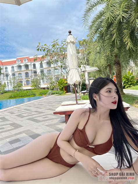 Quỳnh Alee hot TikToker xinh đẹp sexy trong bộ ảnh bikini Shop Gái Xinh