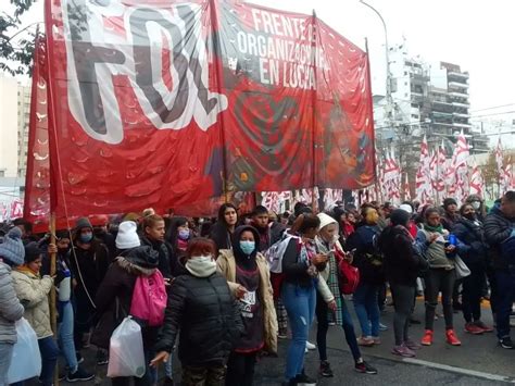 Caos De Tránsito E Incidentes En El Puente Pueyrredón Por Una Marcha