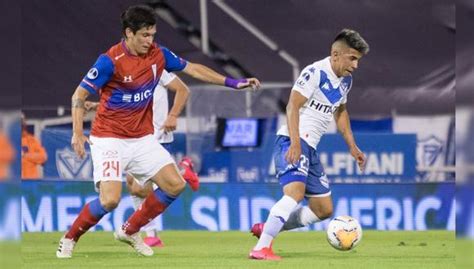 Universidad Católica venció 2 1 a Vélez Sarsfield en partido por la