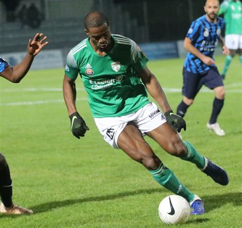 Football National 3 Le SR Colmar Gagne Chez Son Dauphin Raon Et S