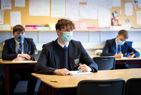 Scottish school pupils may NOT have to isolate if they come into ...