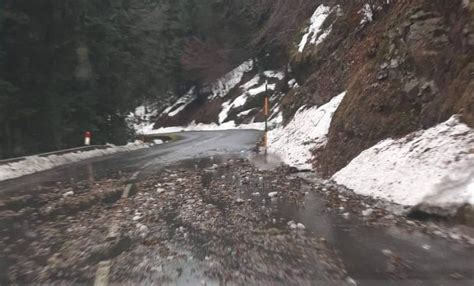 La Bresse Chutes De Cailloux Et De Branches Dans Le Col De Bramont