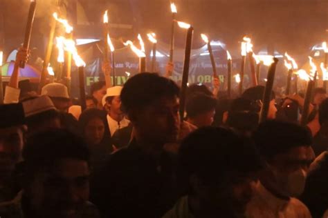 Warga Pontianak Gelar Tradisi Pawai Obor Sambut Ramadhan H