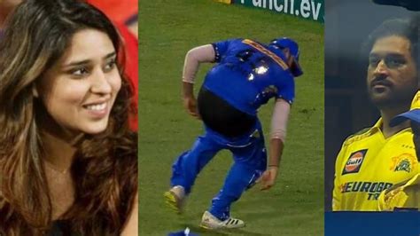 Everyone Laughing When Rohit Sharma Pants Slip During Fielding MI Vs