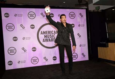 American Music Awards 2022 Unmissable Pictures Of Winners And