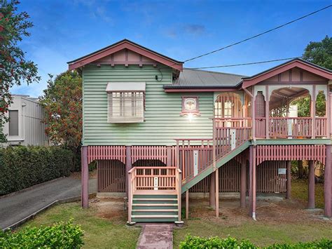 16 Katoomba Avenue Hawthorne Qld 4171 Queenslander House