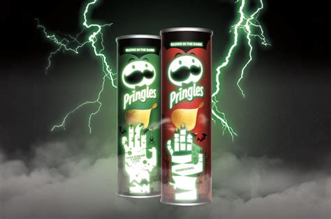 Pringles Just Unveiled Glow In The Dark Cans For Halloween Thrillist