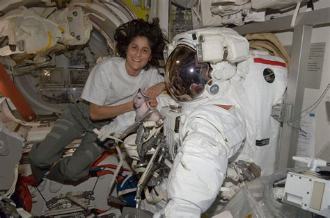 Dmrs Astronomy Club Sunita Williams Record Setting Female Astronaut