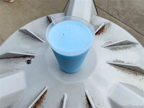 Disney Recipe Make The Iconic Star Wars Blue Milk At Home Allearsnet