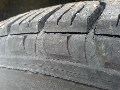 What Causes Tire Sidewall Cracks PakWheels Blog