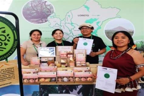 Emprendedores peruanos crean línea de cosméticos a base de frutos y