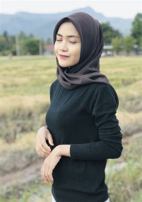 Pin Oleh Naa Di Koleksi Foto Gaya Hijab Wanita Seni Wanita