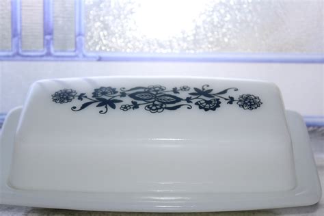 Vintage Pyrex Butter Dish Old Town Blue Onion Quarter Pound Size