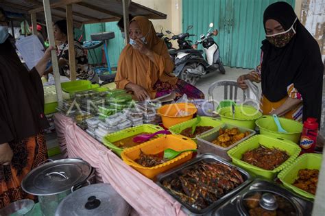 Pasar Takjil Ramadhan Di Palu Antara Foto