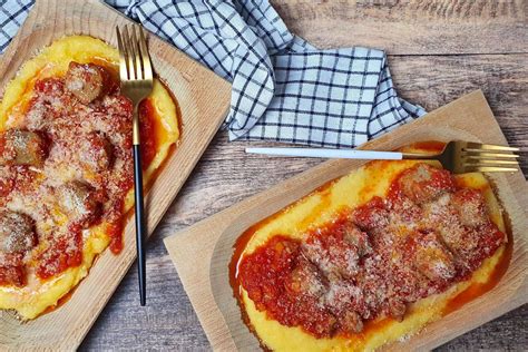 Polenta Con Salsiccia Al Sugo La Ricetta Facile MoltoFood