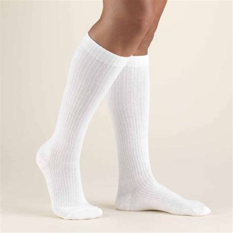 Women In White Socks Support Custom And Private Label Kaite Socks