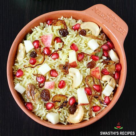 Kashmiri Pulao Recipe Fruit Nut Pilaf Swasthi S Recipes