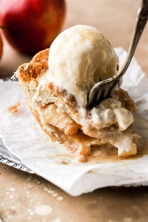 Apple Pie With Puff Pastry Baran Bakery